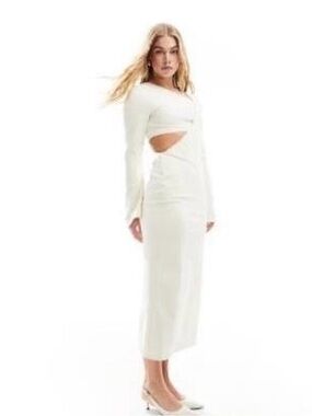 NWT Pretty Lavish Women’s Cream Cutout Long-Sleeve Midi Dress
